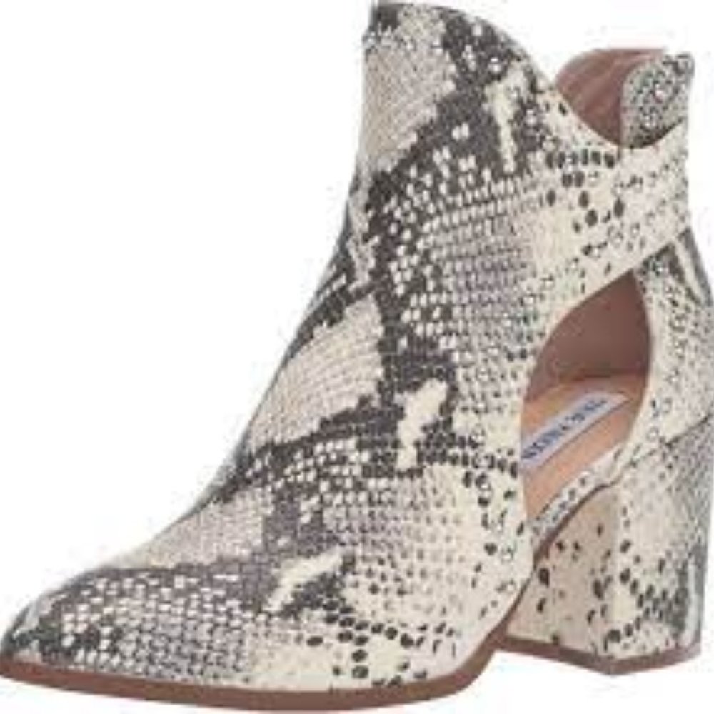 Steve Madden Justice Snake Skin Print Studded Bootie Women’s 9M Cutout Leather